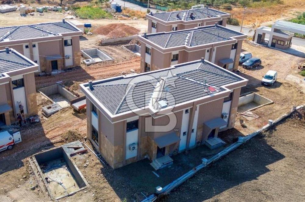 Manisa Bağyolu'nda Site İçinde Havuzlu Villa