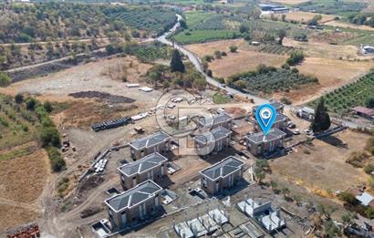 Manisa Bağyolu'nda Site İçinde Havuzlu Villa