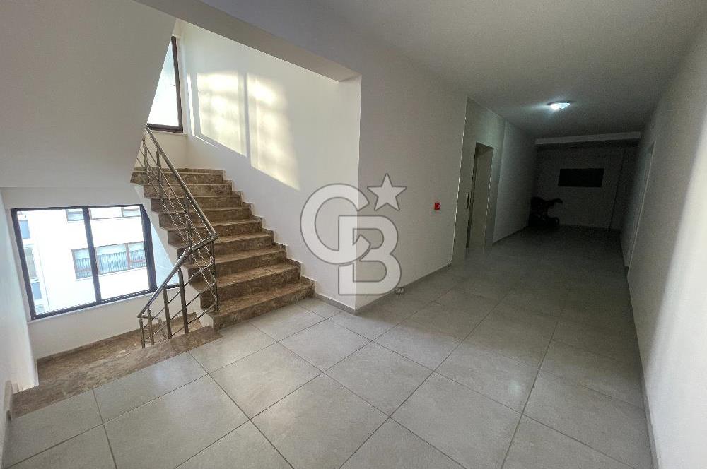 BOSTANCI MAHALLESİN'DE GENİŞ, DOĞA VE DENİZ MANZARALI LÜX DAİRE