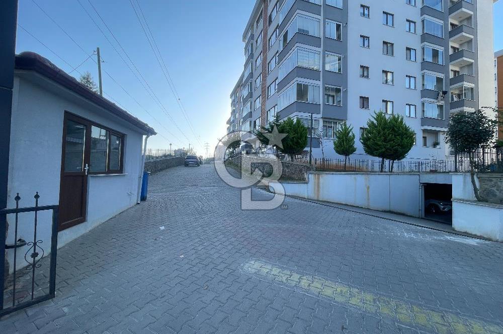 BOSTANCI MAHALLESİN'DE GENİŞ, DOĞA VE DENİZ MANZARALI LÜX DAİRE