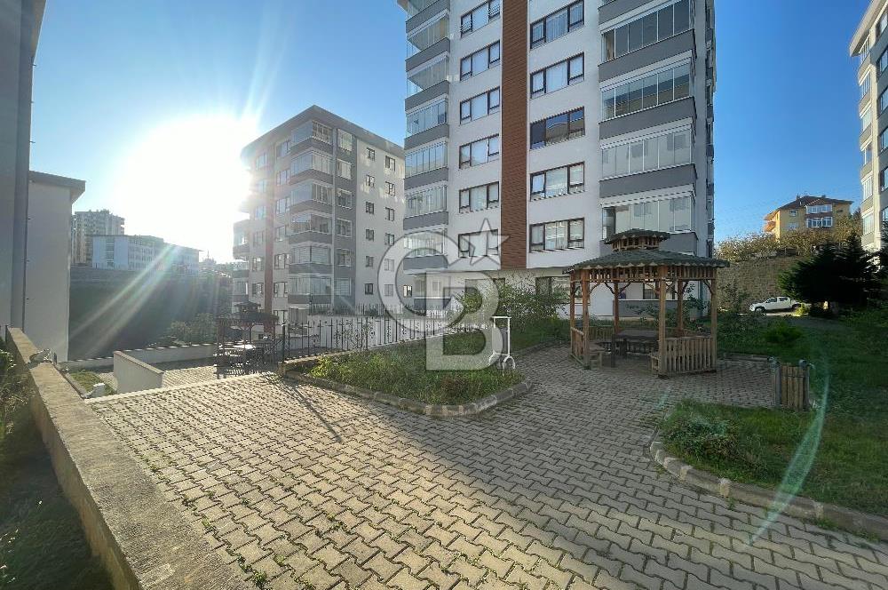 BOSTANCI MAHALLESİN'DE GENİŞ, DOĞA VE DENİZ MANZARALI LÜX DAİRE