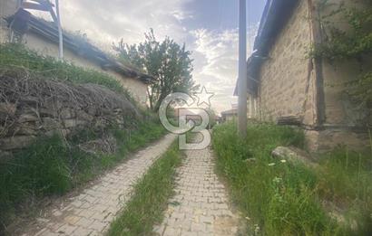 MUSELAND'DAN UŞAK'TA KÖYİÇİ İMARLI BAHÇELİ EV