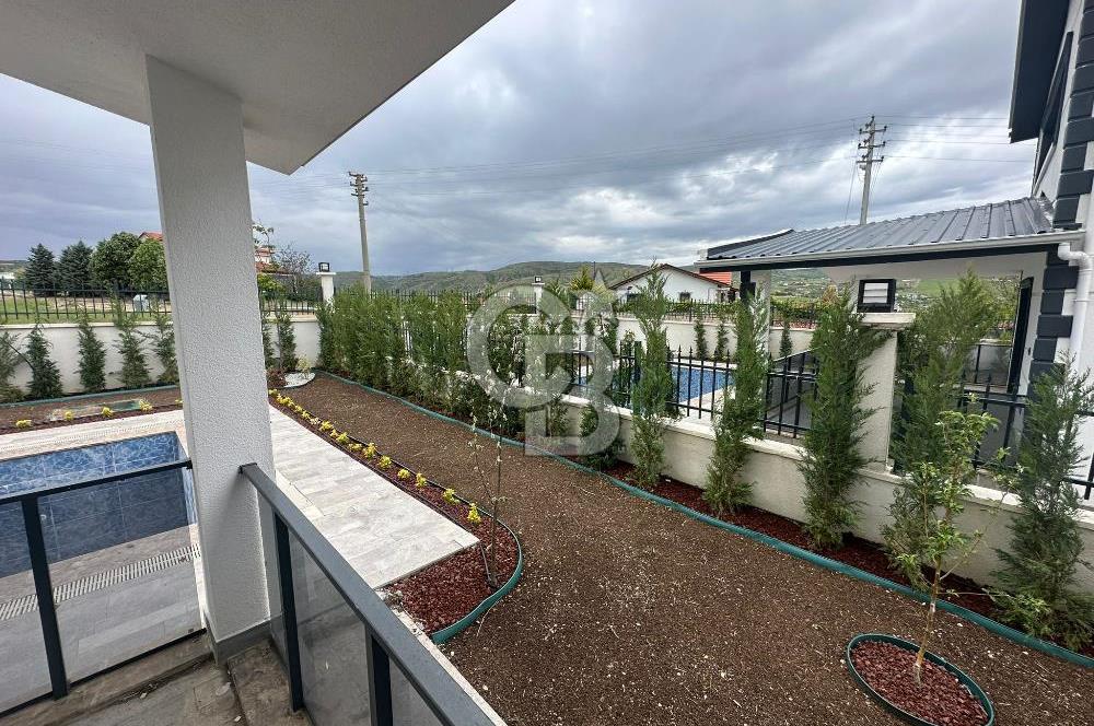 SİRKELİ DE YATIRIMIN ALTIN NOKTASI HAVUZLU SATILIK VİLLA