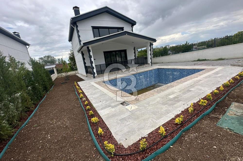 SİRKELİ DE YATIRIMIN ALTIN NOKTASI HAVUZLU SATILIK VİLLA