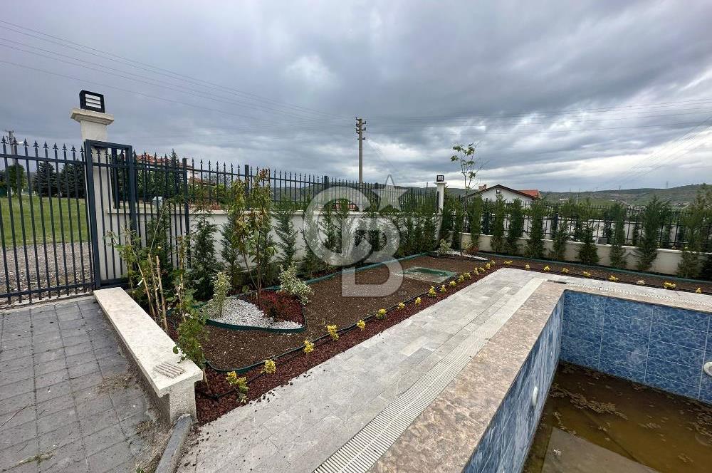 SİRKELİ DE YATIRIMIN ALTIN NOKTASI HAVUZLU SATILIK VİLLA