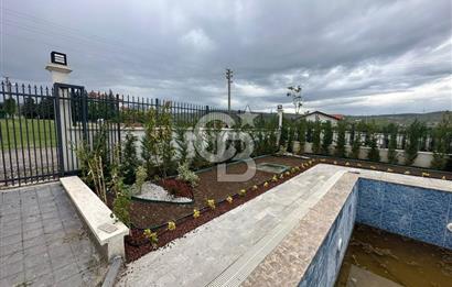 SİRKELİ DE YATIRIMIN ALTIN NOKTASI HAVUZLU SATILIK VİLLA