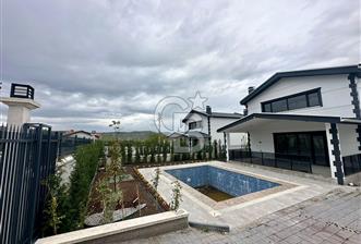 SİRKELİ DE YATIRIMIN ALTIN NOKTASI HAVUZLU SATILIK VİLLA - 2 - 318862