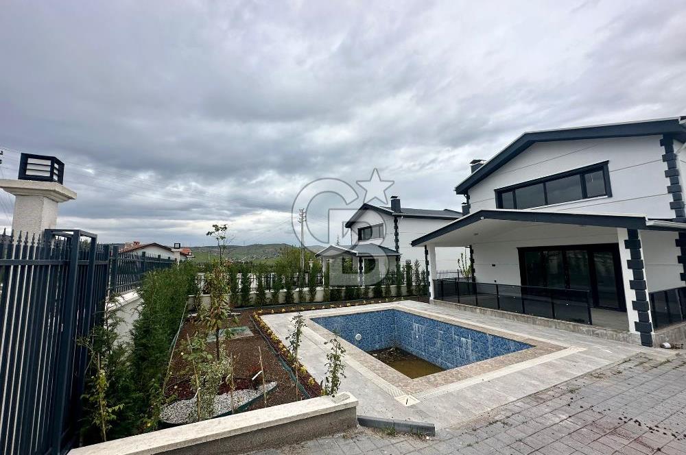 SİRKELİ DE YATIRIMIN ALTIN NOKTASI HAVUZLU SATILIK VİLLA