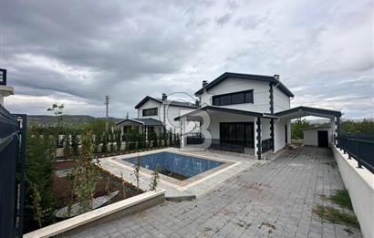 SİRKELİ DE YATIRIMIN ALTIN NOKTASI HAVUZLU SATILIK VİLLA