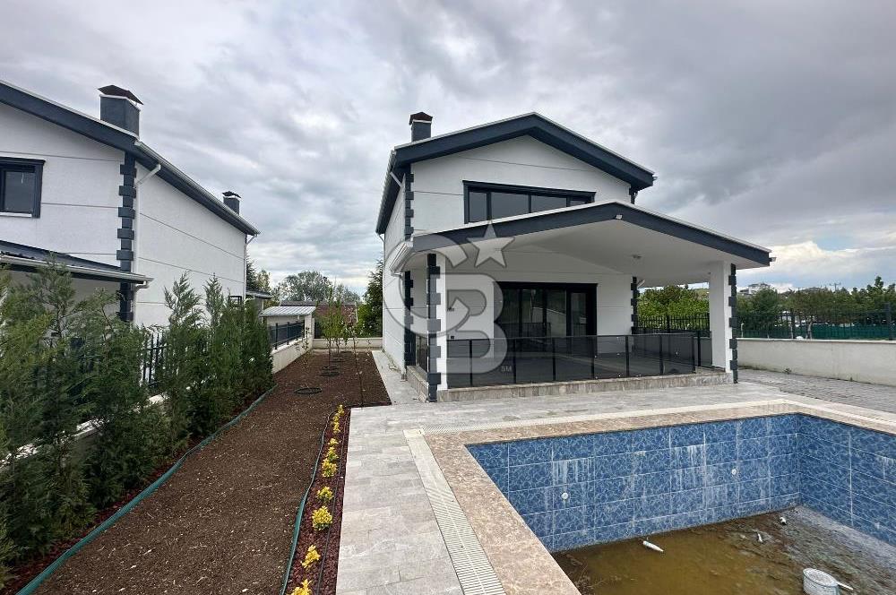 SİRKELİ DE YATIRIMIN ALTIN NOKTASI HAVUZLU SATILIK VİLLA