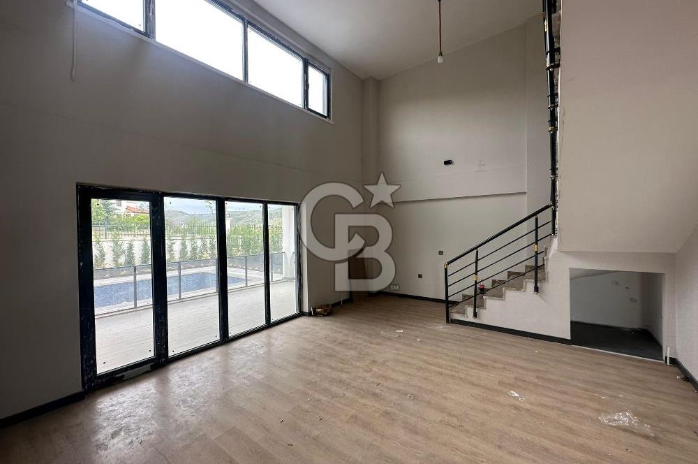 SİRKELİ DE YATIRIMIN ALTIN NOKTASI HAVUZLU SATILIK VİLLA