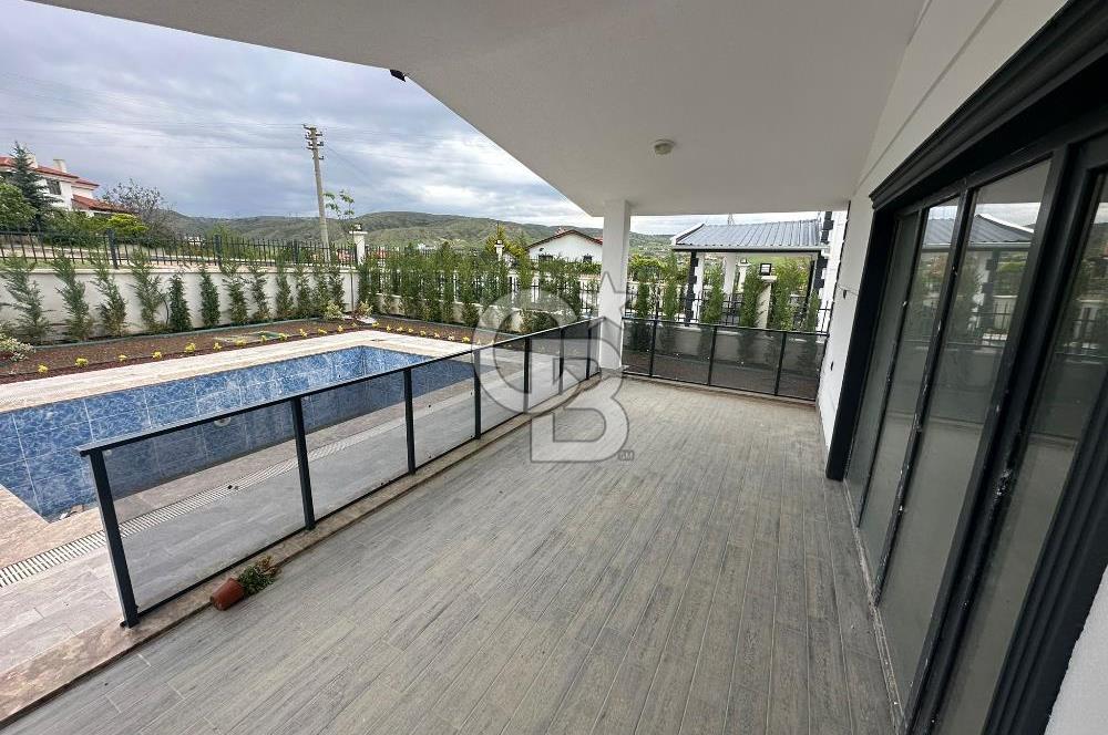 SİRKELİ DE YATIRIMIN ALTIN NOKTASI HAVUZLU SATILIK VİLLA