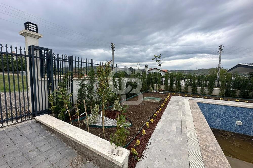 SİRKELİ DE YATIRIMIN ALTIN NOKTASI HAVUZLU SATILIK VİLLA