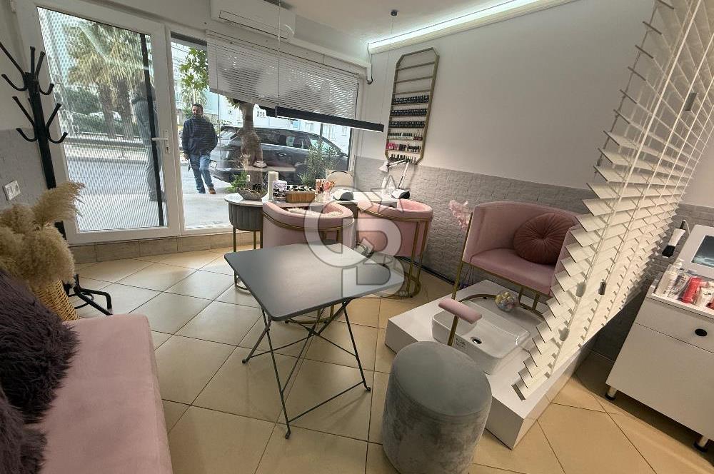 Üçkuyular Fahrettin Altay’da Tadilatlı 45 m² Kiralık Dükkan