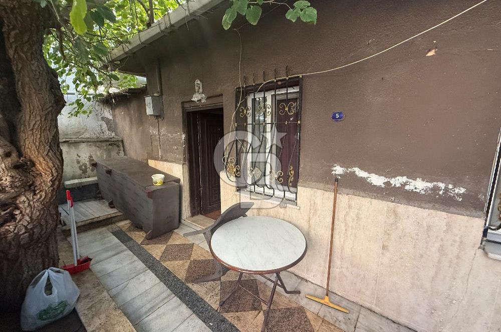 Bornova Kızılay mah Satılık  2+1 Müstakil  Ev 