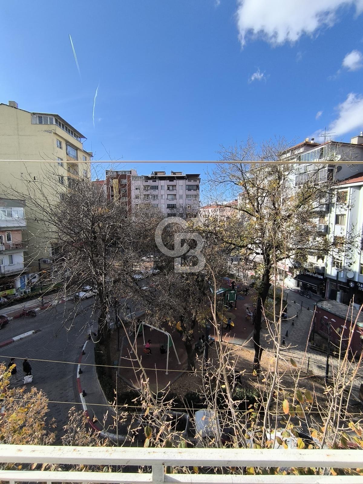 İzmir Karşıyaka Alaybey 'de Yatırımlık 2+1 +Satılık Daire