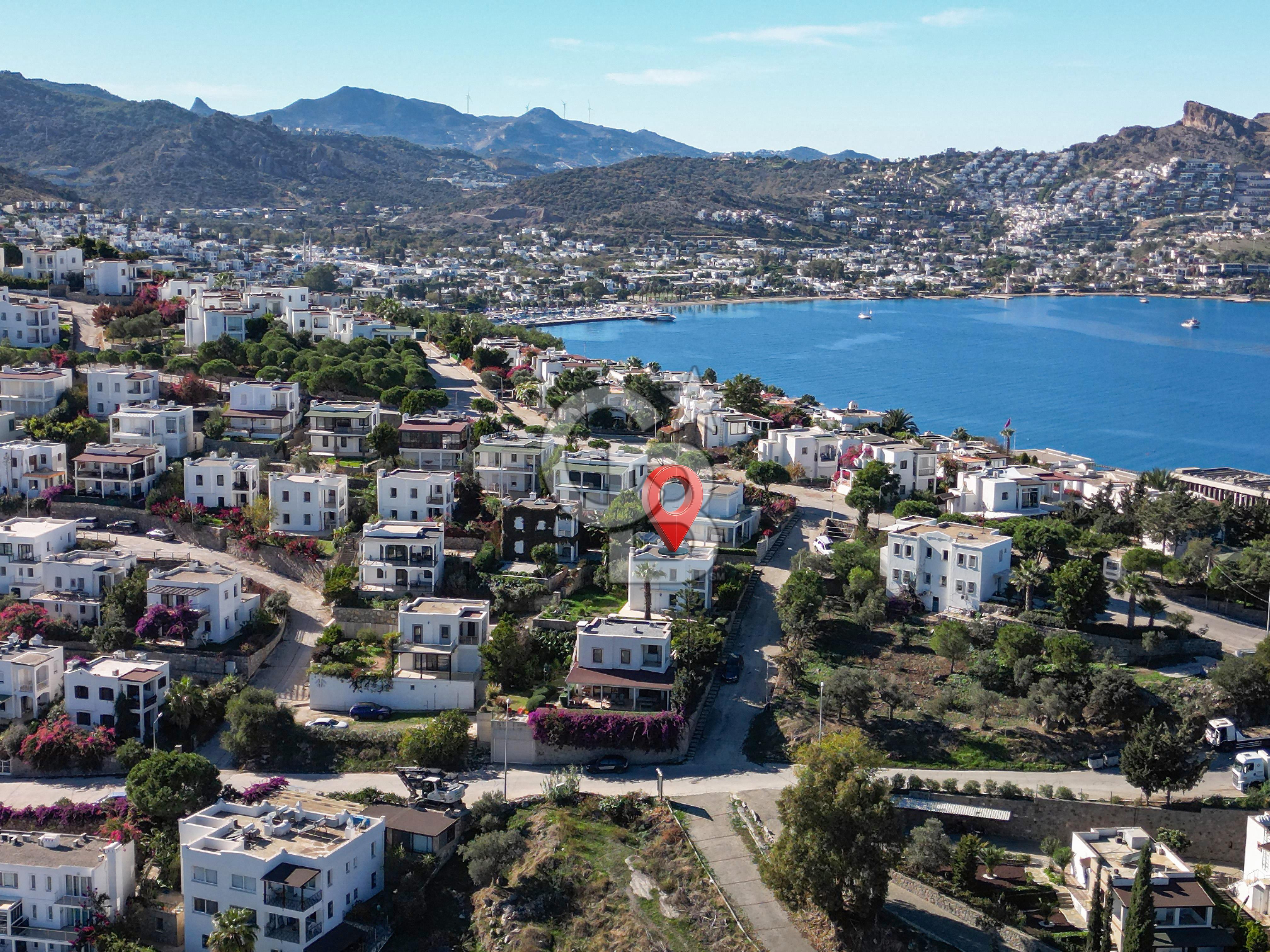 FARİLYA DEĞİRMENTEPE SİTESİN'DE MÜSTAKİL VİLLA