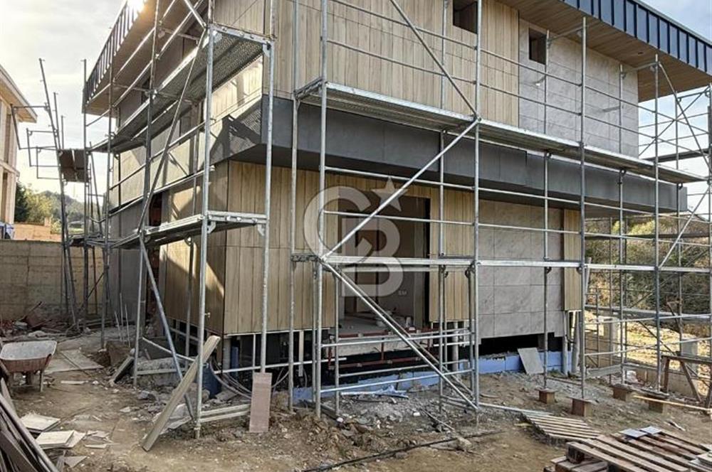 BEYKOZ ÇAVUŞBAŞINDA 6+2 SATILIK VİLLA