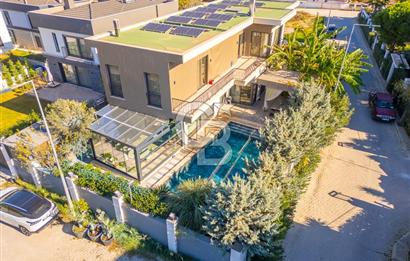 GÜZELBAHÇE YELKİ'DE SATILIK LÜKS VİLLA