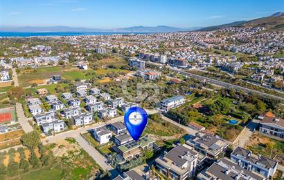 GÜZELBAHÇE YELKİ'DE SATILIK LÜKS VİLLA