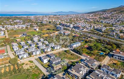 GÜZELBAHÇE YELKİ'DE SATILIK LÜKS VİLLA