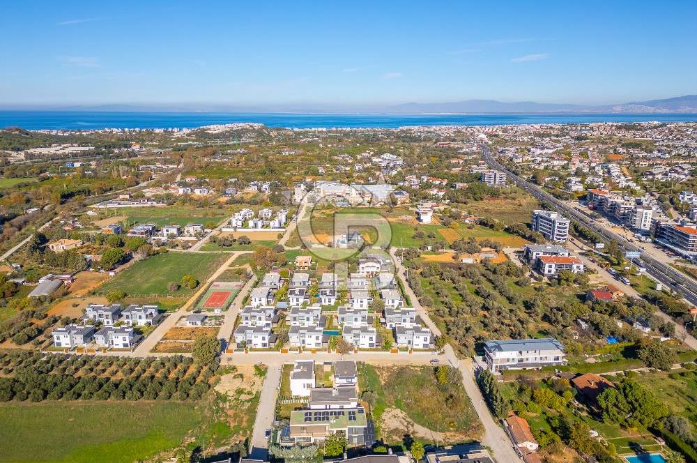 GÜZELBAHÇE YELKİ'DE SATILIK LÜKS VİLLA