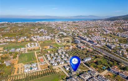 GÜZELBAHÇE YELKİ'DE SATILIK LÜKS VİLLA