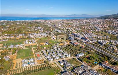 GÜZELBAHÇE YELKİ'DE SATILIK LÜKS VİLLA