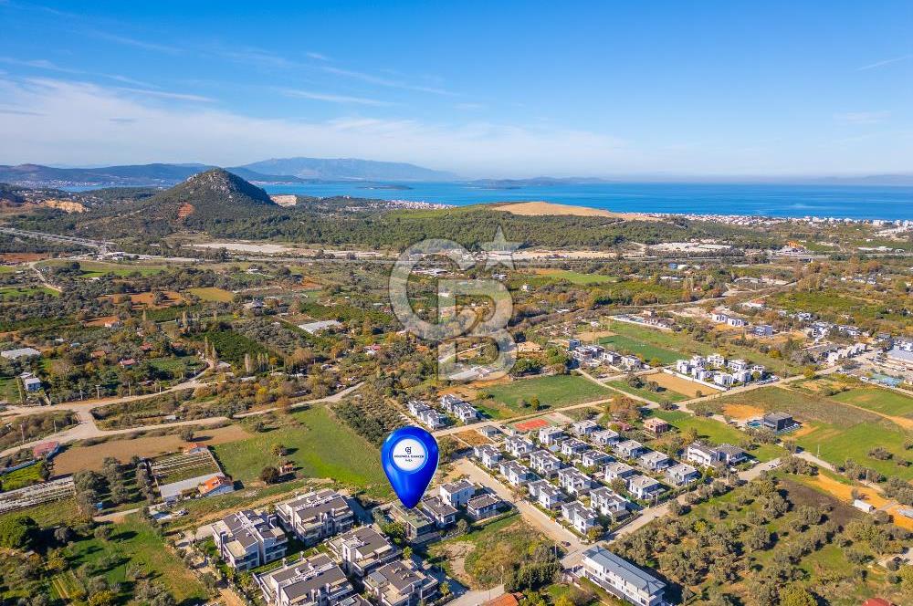 GÜZELBAHÇE YELKİ'DE SATILIK LÜKS VİLLA