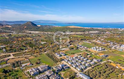 GÜZELBAHÇE YELKİ'DE SATILIK LÜKS VİLLA