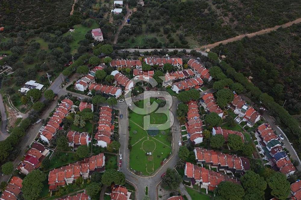 URLA BALIKLIOVA YUVAKENT SİTESİNDE 3+1 SATILIK VİLLA