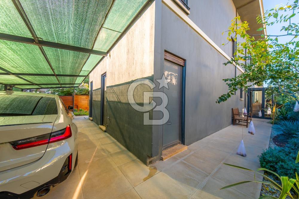 GÜZELBAHÇE YELKİ'DE SATILIK LÜKS VİLLA