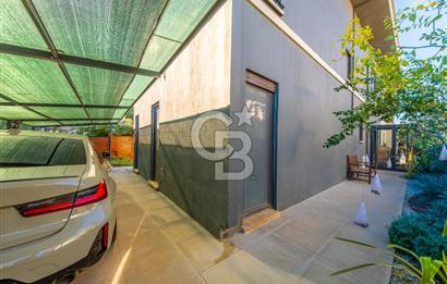 GÜZELBAHÇE YELKİ'DE SATILIK LÜKS VİLLA