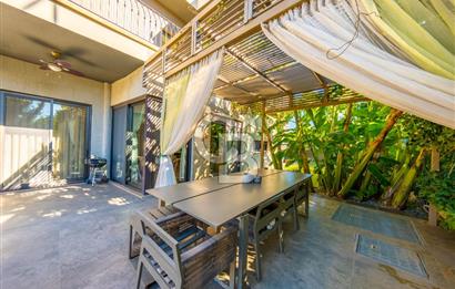 GÜZELBAHÇE YELKİ'DE SATILIK LÜKS VİLLA