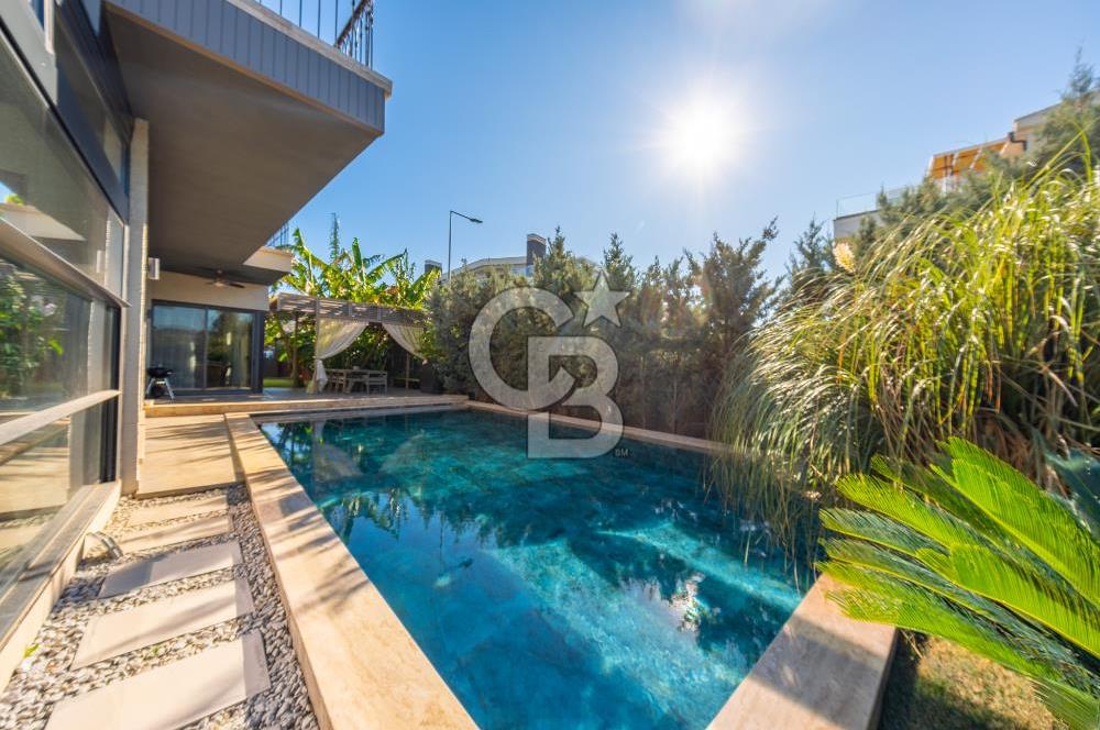 GÜZELBAHÇE YELKİ'DE SATILIK LÜKS VİLLA