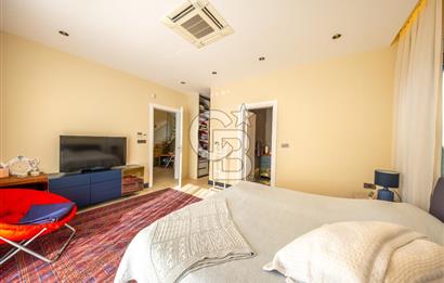 GÜZELBAHÇE YELKİ'DE SATILIK LÜKS VİLLA