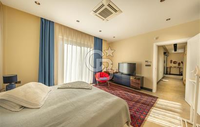 GÜZELBAHÇE YELKİ'DE SATILIK LÜKS VİLLA