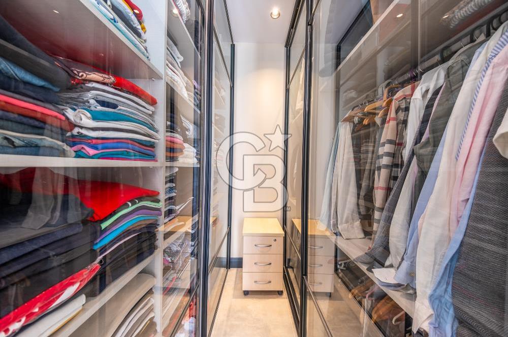 GÜZELBAHÇE YELKİ'DE SATILIK LÜKS VİLLA