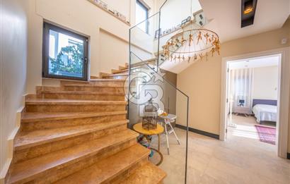 GÜZELBAHÇE YELKİ'DE SATILIK LÜKS VİLLA