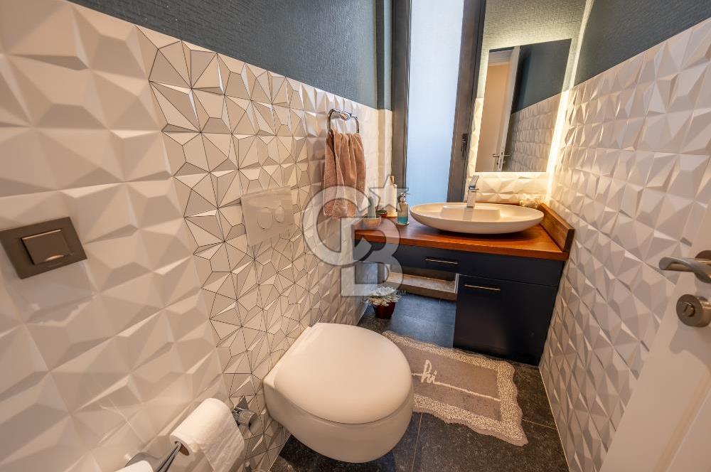 GÜZELBAHÇE YELKİ'DE SATILIK LÜKS VİLLA