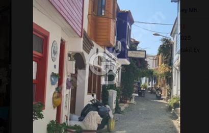 BOZCAADA'NIN KALBİNDE 130M² MÜSTAKİL BAHÇELİ EV