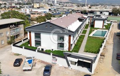 Bornova Garden’da Bahçe Kullanımlı 1+1 – Havuzlu & Güvenlikli Site
