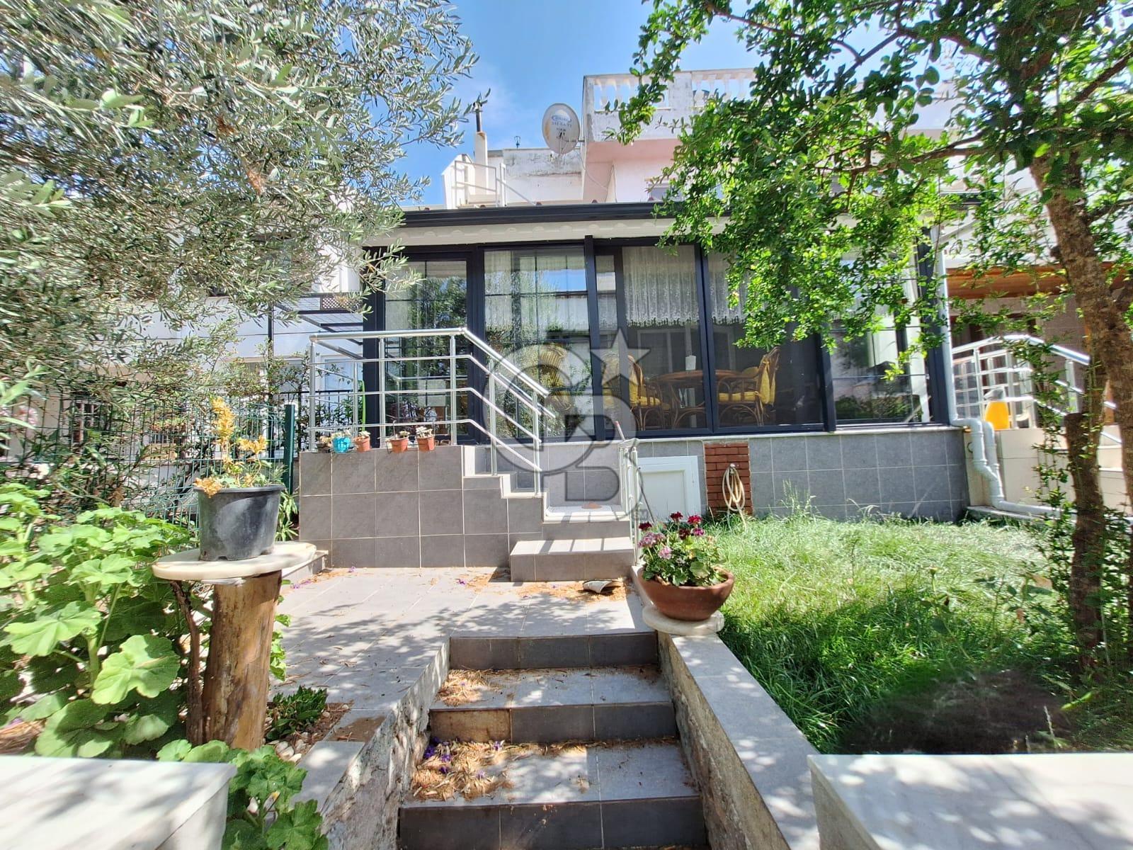 Ayvalık Sahilkent'te Denize Yakın 2+1 Eşyalı Kiralık Villa