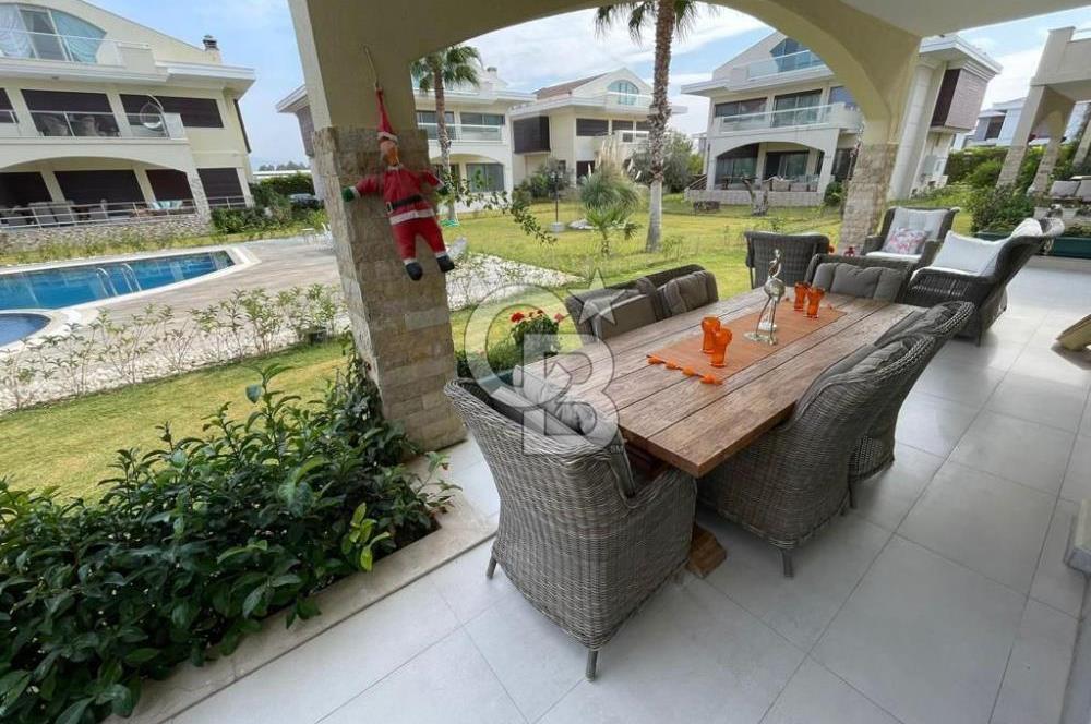 Sasalı Delta Konakları'nda Satılık Tam Müstakil 540m2 5+2 Villa