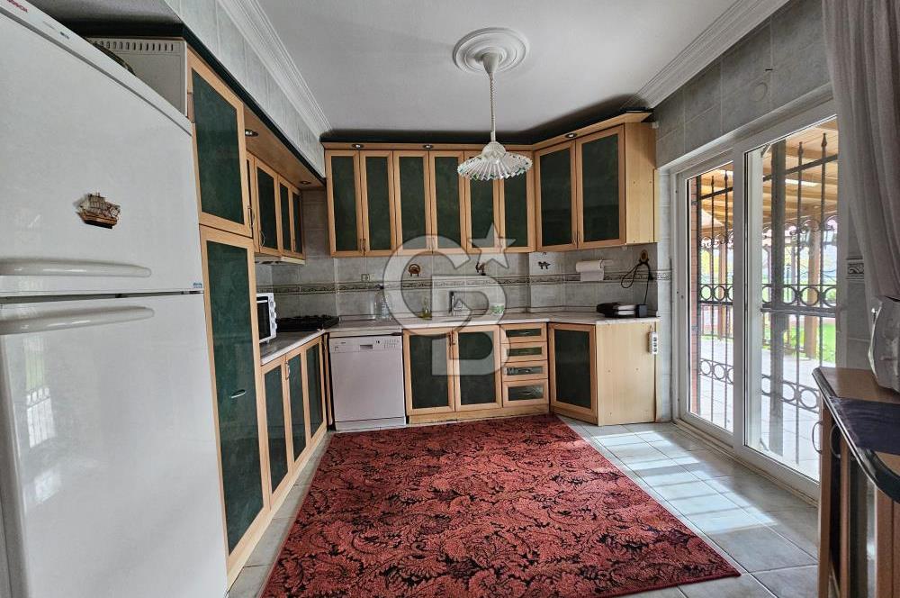 Ayvalık Altınova Uzungöl Mevkiinde 5+1 Kiralık Villa
