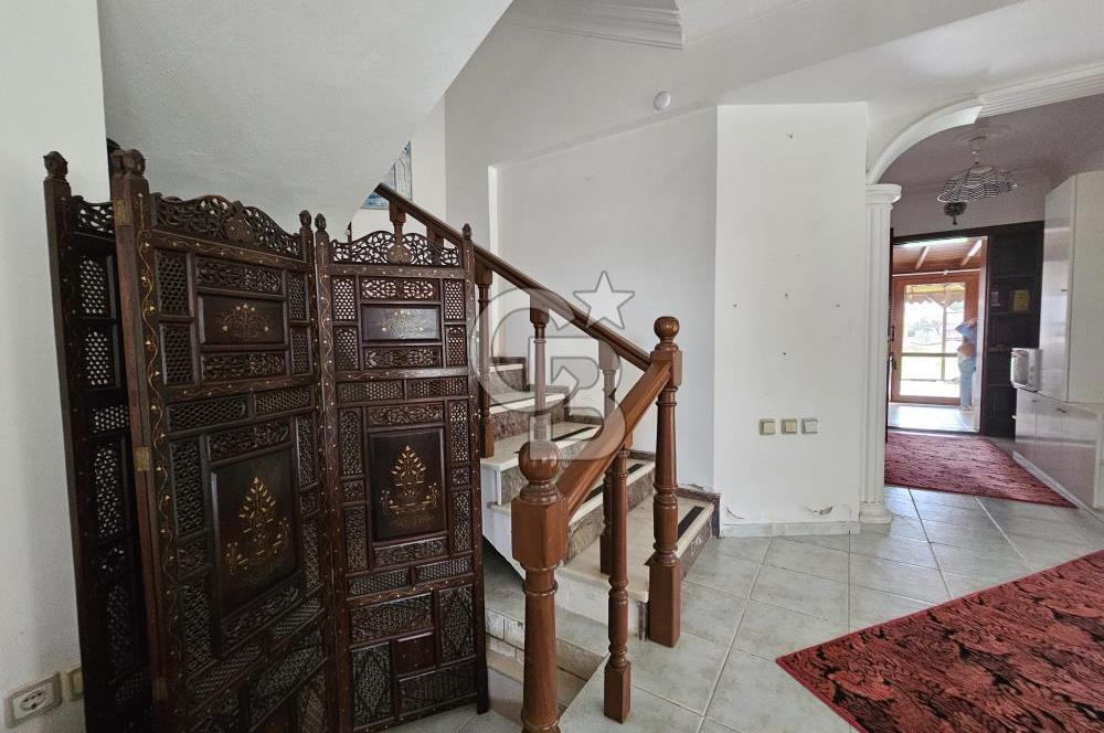 Ayvalık Altınova Uzungöl Mevkiinde 5+1 Kiralık Villa