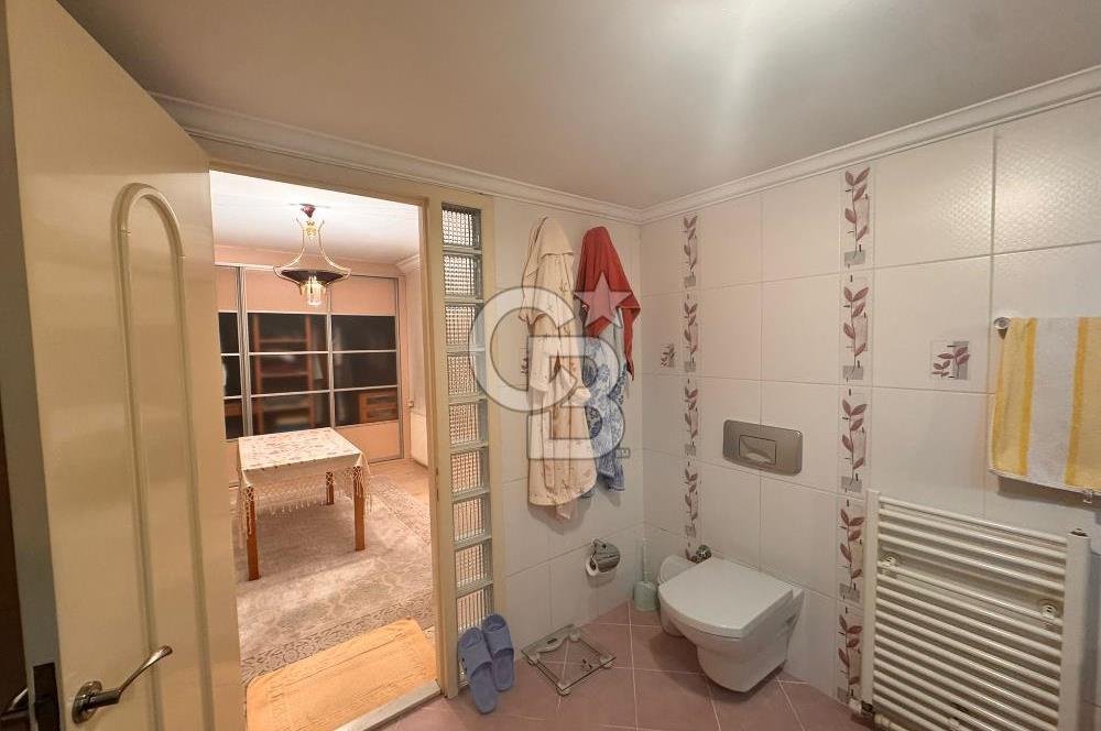 Bostanlı Akbank Sokağı İçerisinde Geniş Satılık 3+1 Daire