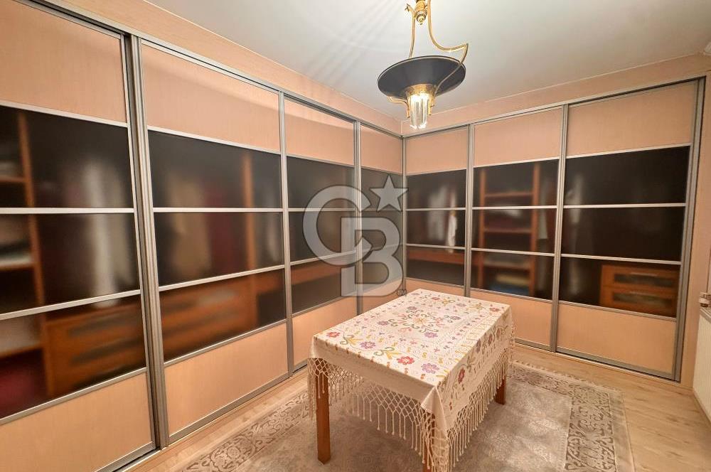 Bostanlı Akbank Sokağı İçerisinde Geniş Satılık 3+1 Daire