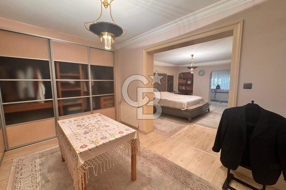 Bostanlı Akbank Sokağı İçerisinde Geniş Satılık 3+1 Daire