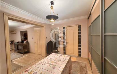 Bostanlı Akbank Sokağı İçerisinde Geniş Satılık 3+1 Daire